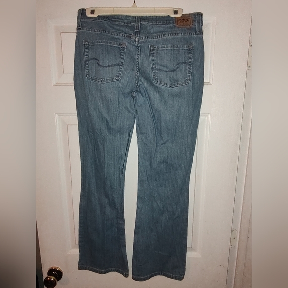 Levis Strauss & Co. Signature Women Size 10 Low Rise Bootcut - Picture 2 of 4